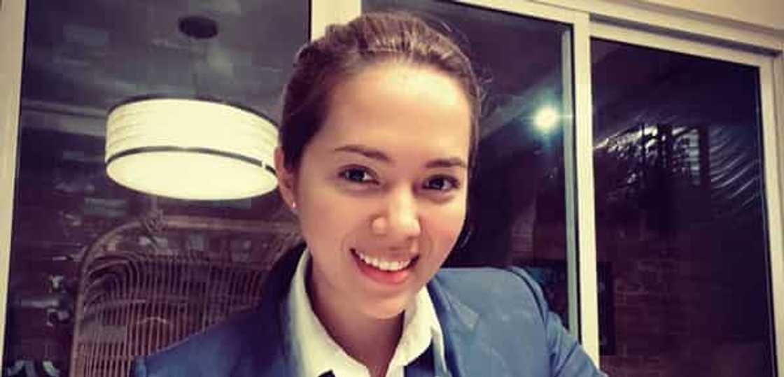 Nay Cristy, tinawag na parang "Batman at Superman" sina Coco Martin at Julia Montes kung nasa mall Nay Cristy, tinawag na parang "Batman at Superman" sina Coco Martin at Julia Montes kung nasa mall