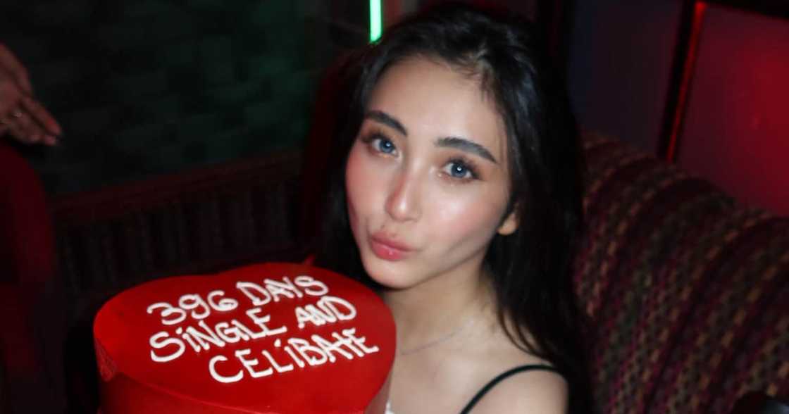 Bea Borres, may kontrobersiyal na hiling para “paldo” muli ang kanyang Facebook Bea Borres, may kontrobersiyal na hiling para “paldo” muli ang kanyang Facebook