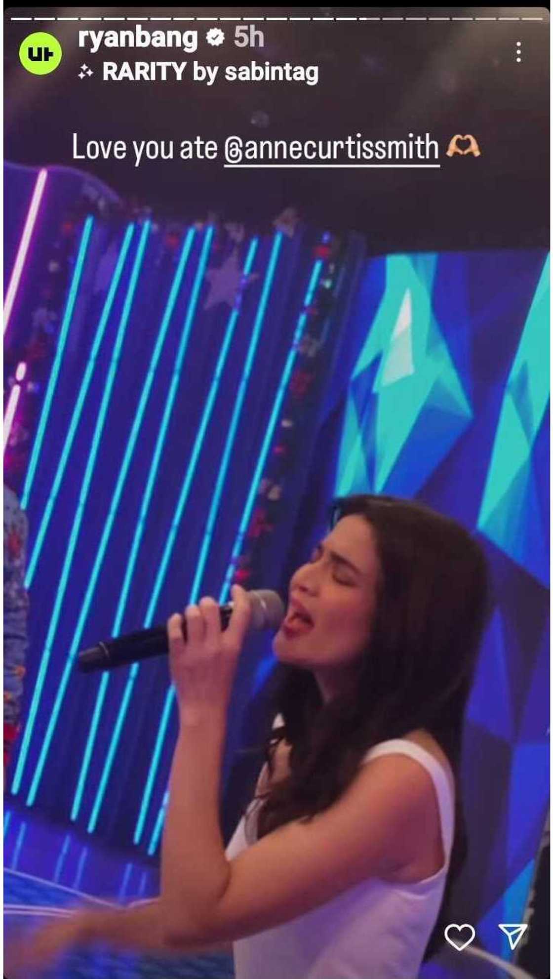 Video ni Anne Curtis na kumakanta ng ‘Chandelier’ habang commercial break ng ‘It’s Showtime,’ viral