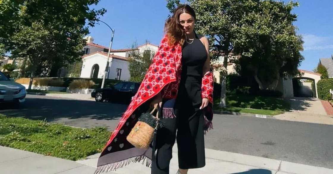 KC Concepcion, nagpahiwatig ng pangungulila sa mga mahal sa buhay: “Maayos din lahat, ngiti lang” KC Concepcion, nagpahiwatig ng pangungulila sa mga mahal sa buhay: “Maayos din lahat, ngiti lang”