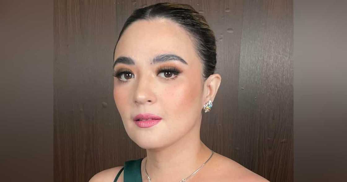 Sunshine Dizon, rumesbak sa basher sa kinumpara siya kay Pinky Amador Sunshine Dizon, rumesbak sa basher sa kinumpara siya kay Pinky Amador