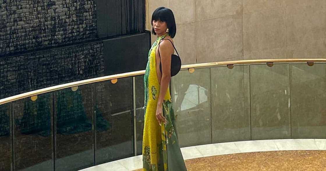 Mimiyuuuh, naging tila babaeng bagong kasal habang kinakarga siya ni Ian Veneracion; pic nilang dalawa, viral Mimiyuuuh, naging tila babaeng bagong kasal habang kinakarga siya ni Ian Veneracion; pic nilang dalawa, viral