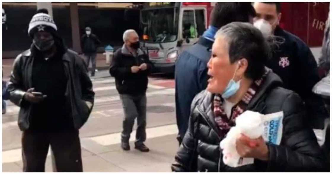 75-anyos na Chinese na inatake ng isang lalaki sa Amerika, nanlaban 75-anyos na Chinese na inatake ng isang lalaki sa Amerika, nanlaban