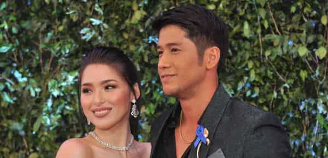 Kylie Padilla, sumakit ang ulo ilang oras pagkatapos isiniwalat ni Robin Padilla na hiwalay na sila ni Aljur Kylie Padilla, sumakit ang ulo ilang oras pagkatapos isiniwalat ni Robin Padilla na hiwalay na sila ni Aljur