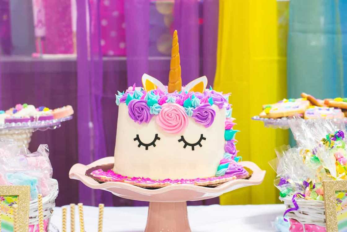 Unicorn cake design