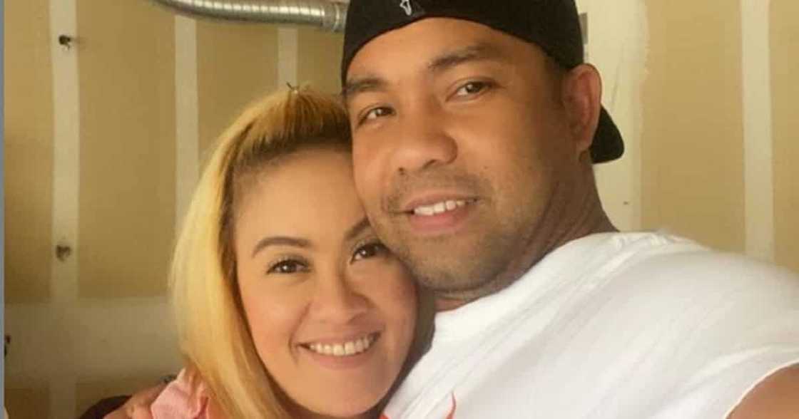 Gladys Guevarra gets engaged to her non-showbiz boyfriend, Mike Navarrete Gladys Guevarra gets engaged to her non-showbiz boyfriend, Mike Navarrete