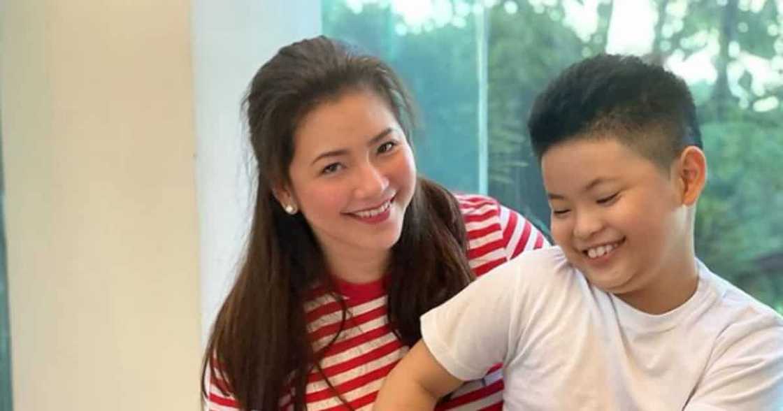 Regine Velasquez, emosyonal dahil sa kanyang anak na si Nate Regine Velasquez, emosyonal dahil sa kanyang anak na si Nate