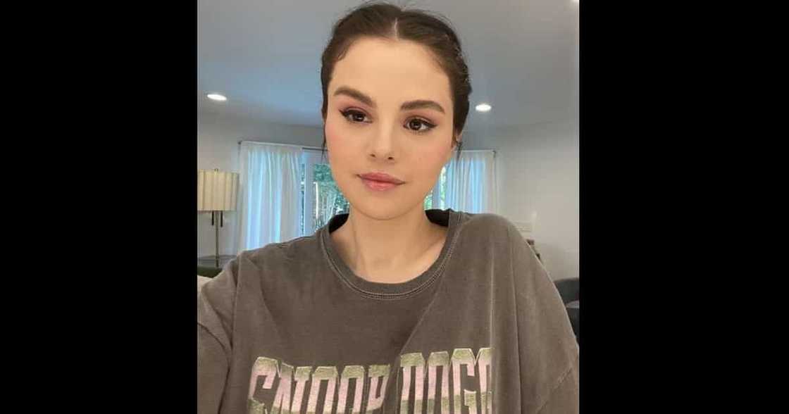 Selena Gomez learns to cook Filipino adobo in ‘Selena + Chef 2’ Selena Gomez learns to cook Filipino adobo in ‘Selena + Chef 2’