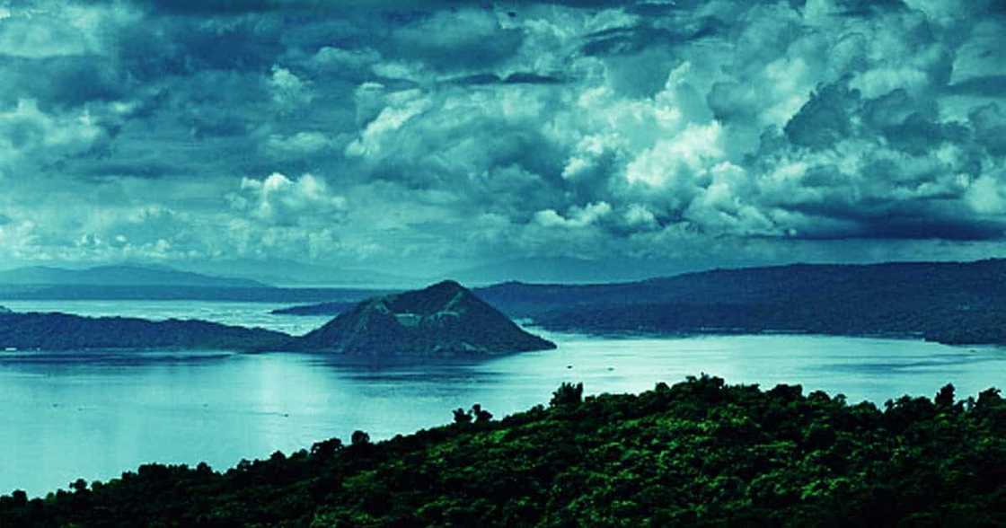 Phivolcs raises Taal Volcano to Alert Level 2: “May or may not lead to an eruption” Phivolcs raises Taal Volcano to Alert Level 2: “May or may not lead to an eruption”