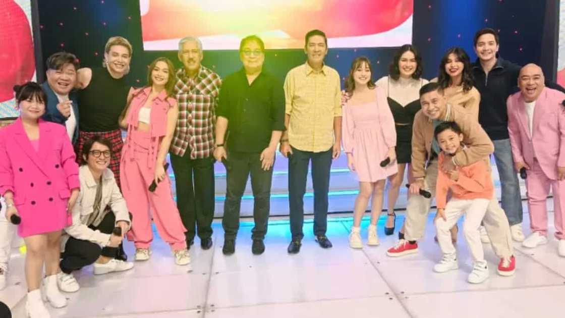 Alden Richards, emosyonal sa pagbabalik Eat Bulaga: "Naiyak talaga ako" Alden Richards, emosyonal sa pagbabalik Eat Bulaga: "Naiyak talaga ako"