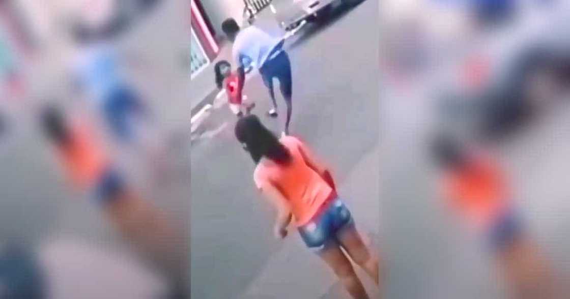 Video ng pagsagip ng isang lalaki sa batang akmang tatawid sa daan kahit maraming sasakyan, viral Video ng pagsagip ng isang lalaki sa batang akmang tatawid sa daan kahit maraming sasakyan, viral