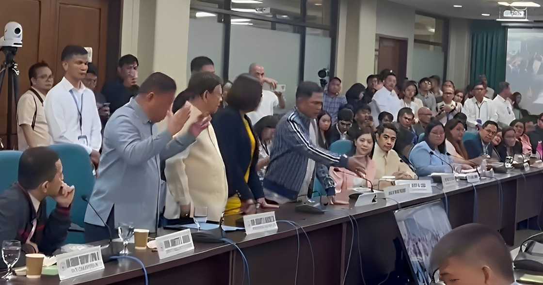 Mga kongresista, nagpalitan ng maaanghang na salita sa hearing kahapon dahil sa OVP budget Mga kongresista, nagpalitan ng maaanghang na salita sa hearing kahapon dahil sa OVP budget