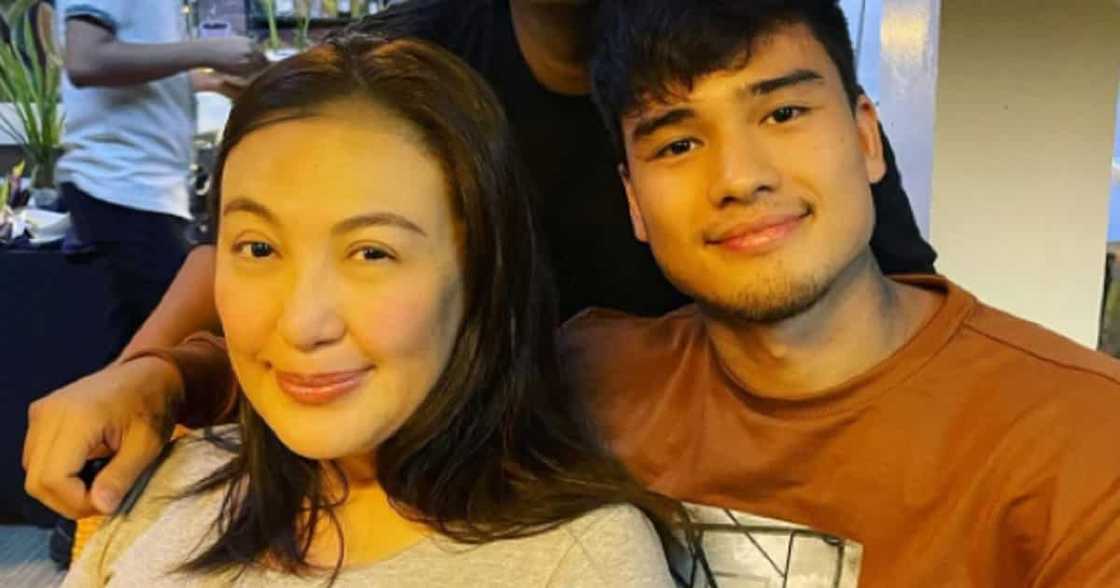 Sharon Cuneta, pinag-tanggol ang friendship nila ni Rosanna Roces Sharon Cuneta, pinag-tanggol ang friendship nila ni Rosanna Roces