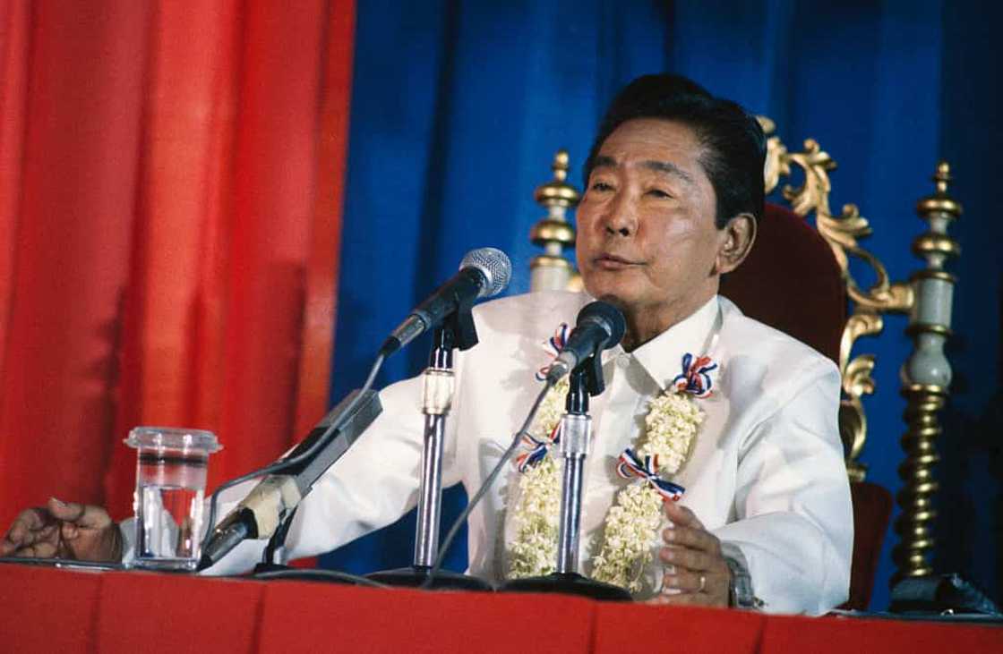 Lalaking nagpakilalang anak ni Marcos, arestado dahil sa iba’t ibang investment scam Lalaking nagpakilalang anak ni Marcos, arestado dahil sa iba’t ibang investment scam