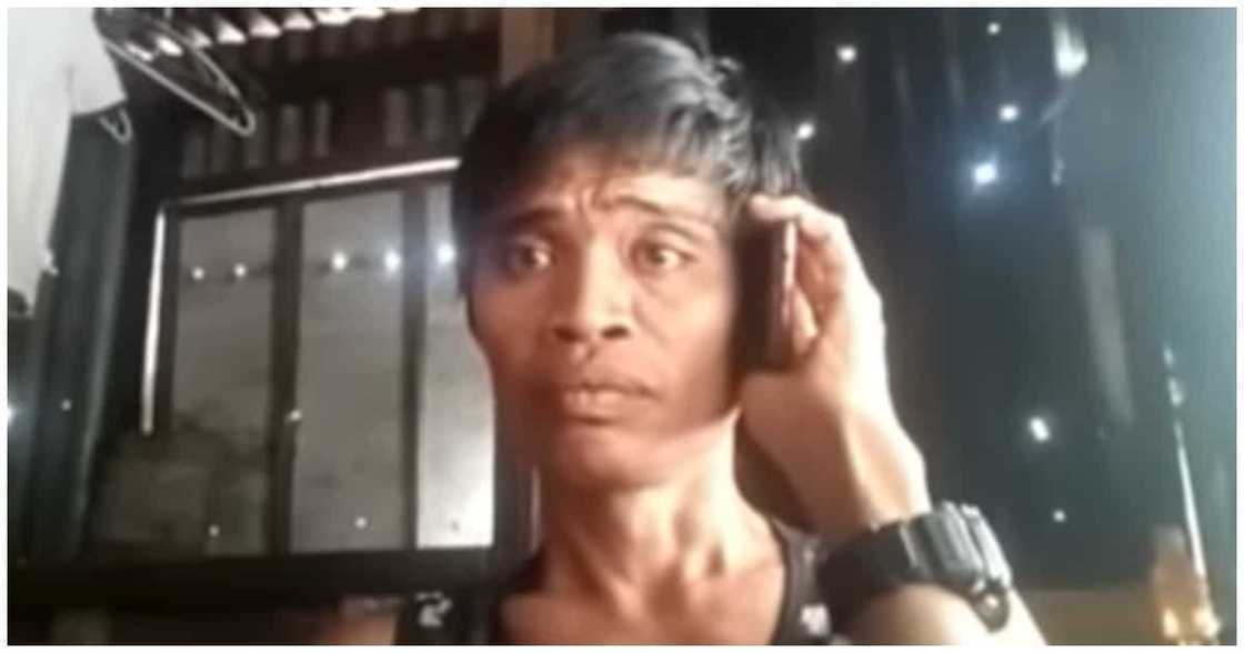 Mga pulis sa viral video na umano'y tumangay sa Php14k ng vendor, sibak na sa pwesto Mga pulis sa viral video na umano'y tumangay sa Php14k ng vendor, sibak na sa pwesto