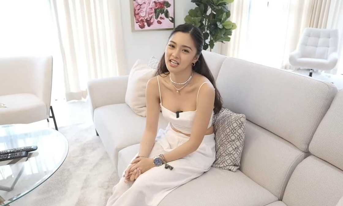 Kim Chiu, pinakita ang loob ng kanyang rest house sa Tagytay Kim Chiu, pinakita ang loob ng kanyang rest house sa Tagytay