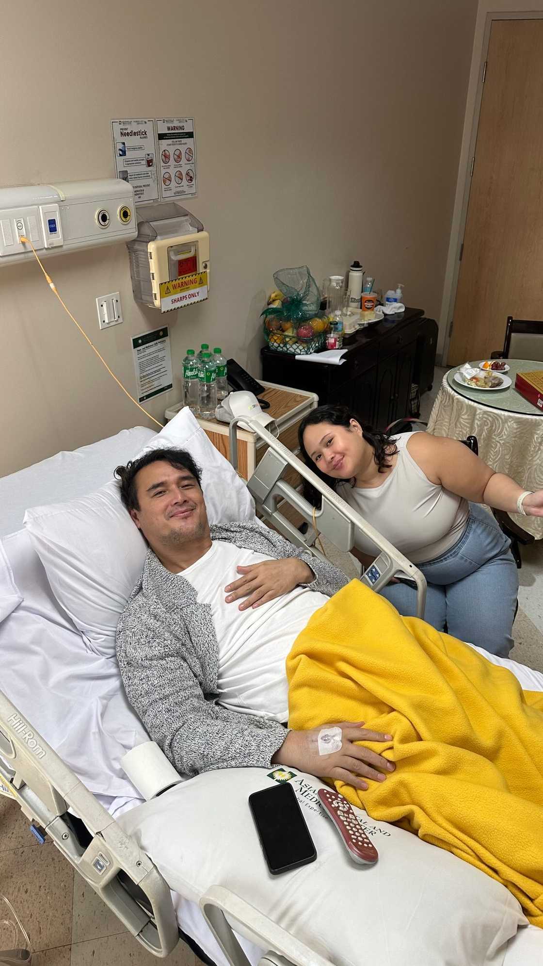 Kaila Estrada, binahagi ang picture ng amang si John Estrada na na-ospital Kaila Estrada, binahagi ang picture ng amang si John Estrada na na-ospital