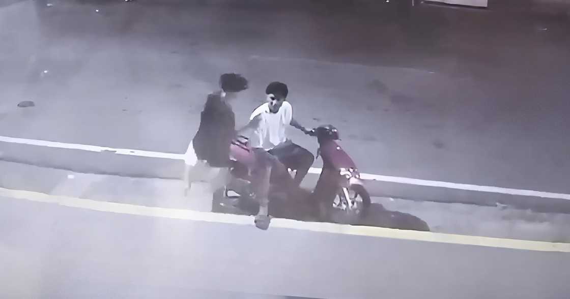 Taguig teen collapses after being forced to smoke the “tuklaw” cigarette; manhunt underway Taguig teen collapses after being forced to smoke the “tuklaw” cigarette; manhunt underway