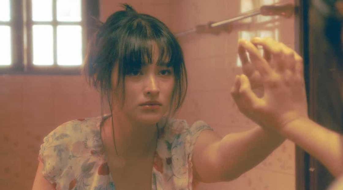 Liza Soberano, aminadong na-pressure noon sa KathNiel, JaDine at LizQuen Liza Soberano, aminadong na-pressure noon sa KathNiel, JaDine at LizQuen