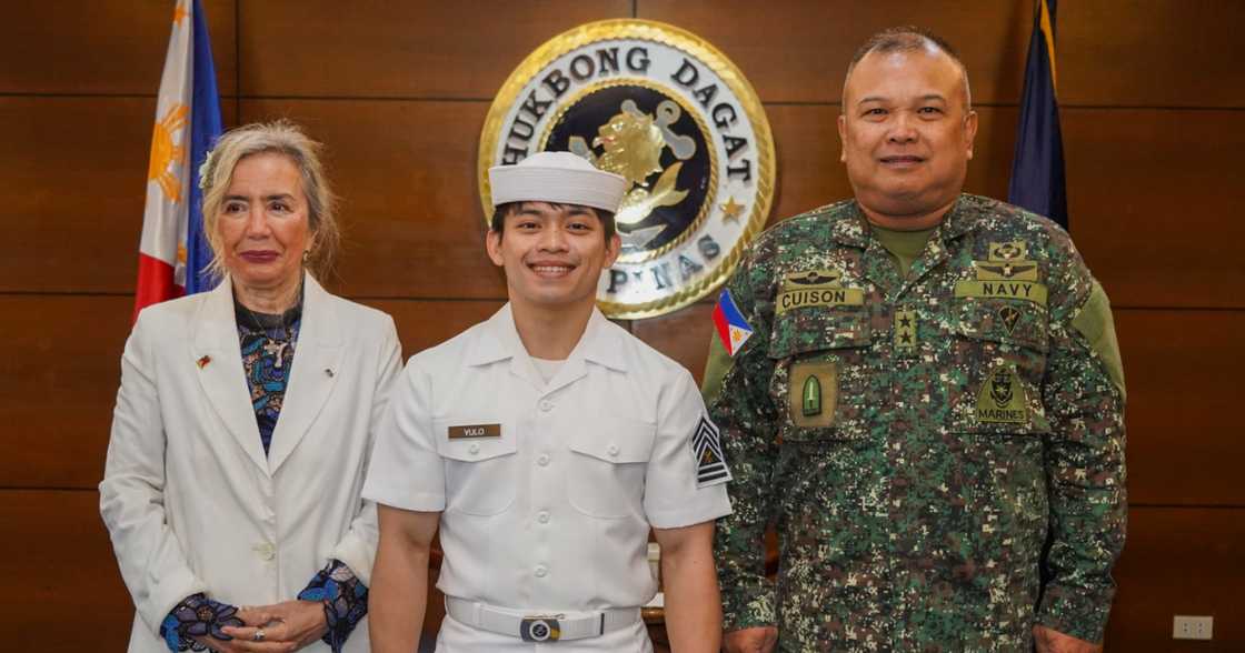 Carlos Yulo, isa nang PH Navy reservist: "I am proud to have the privilege of being enlisted" Carlos Yulo, isa nang PH Navy reservist: "I am proud to have the privilege of being enlisted"