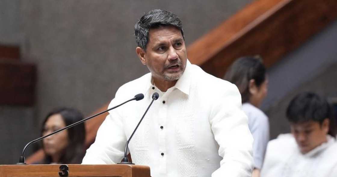 Richard Gomez, naglabas ng hinaing ukol sa traffic sa EDSA Richard Gomez, naglabas ng hinaing ukol sa traffic sa EDSA