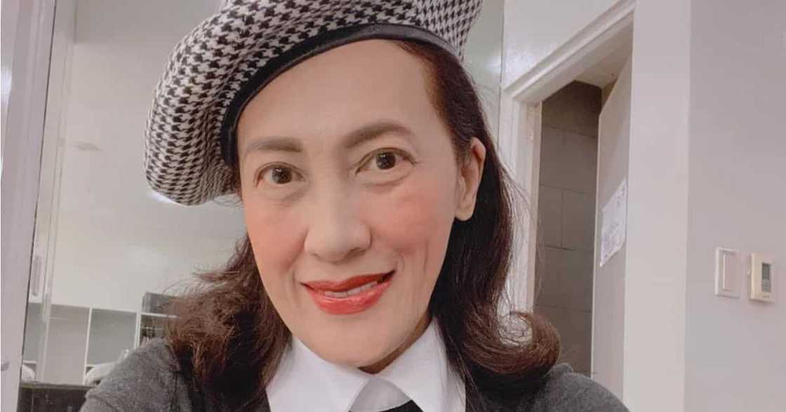 Ai-Ai delas Alas dances in front of the Urban Light of Los Angeles County Museum of Art Ai-Ai delas Alas dances in front of the Urban Light of Los Angeles County Museum of Art