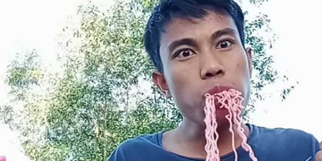 Lalaking walang ginagawa sa loob ng 2 oras, umabot sa higit 3 million ang views Lalaking walang ginagawa sa loob ng 2 oras, umabot sa higit 3 million ang views