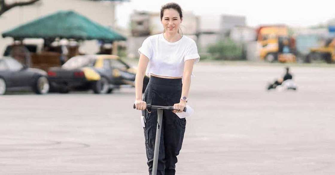 Alex Gonzaga, sinagot ang netizen na nagsabing scripted ang prank kay Daddy Bonoy: “My parents are not actors” Alex Gonzaga, sinagot ang netizen na nagsabing scripted ang prank kay Daddy Bonoy: “My parents are not actors”