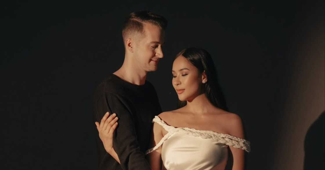 Samantha Bernardo poses for stunning maternity shoot with husband