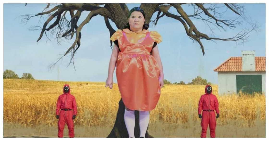 Eat Bulaga, nag-ala 'Squid Game' dahil sa nakatutuwang Holloween costume ni Allan K Eat Bulaga, nag-ala 'Squid Game' dahil sa nakatutuwang Holloween costume ni Allan K