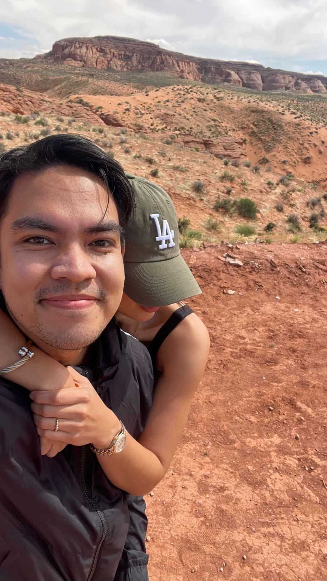 Jason Marvin Hernandez, nag-post ng picture kasama ang isang 'mystery girl' Jason Marvin Hernandez, nag-post ng picture kasama ang isang 'mystery girl'
