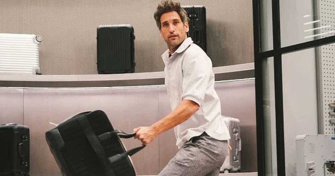 Nico Bolzico, nakalimutang i-tag ang asawang si Solenn Heussaff sa kanyang Mother's Day greeting Nico Bolzico, nakalimutang i-tag ang asawang si Solenn Heussaff sa kanyang Mother's Day greeting