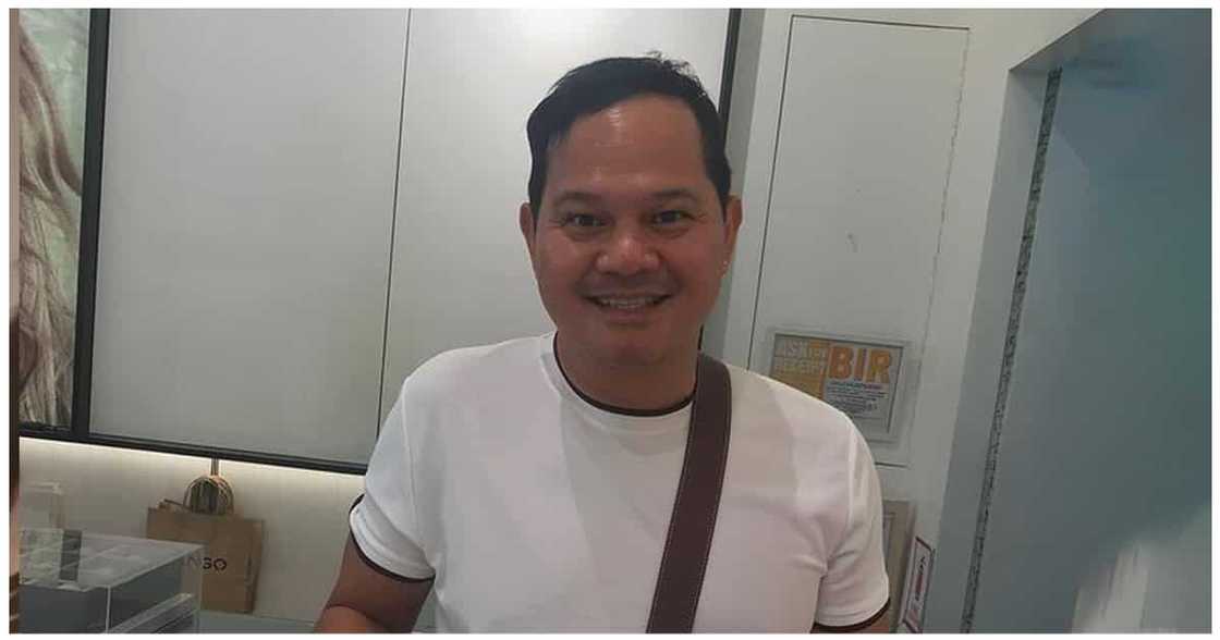 Bayani Agbayani, nagulat nang papiliin ni Ate Shawie ng 3 branded na sapatos Bayani Agbayani, nagulat nang papiliin ni Ate Shawie ng 3 branded na sapatos
