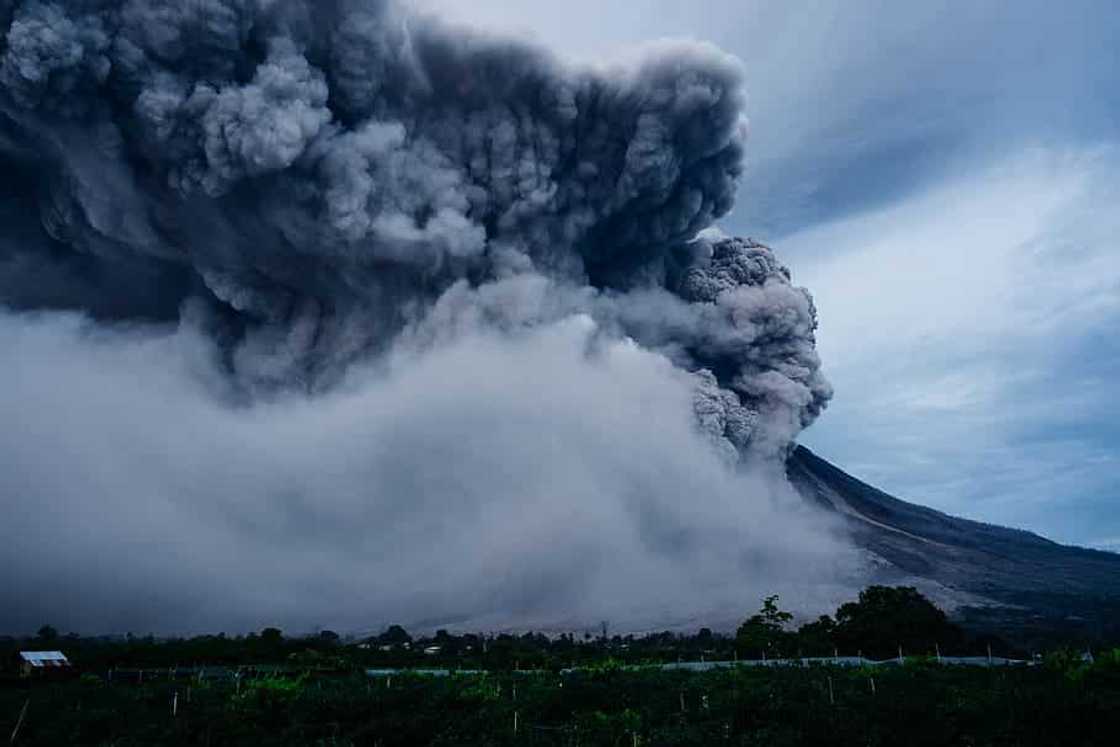 Mount Sinabung sa Indonesia, sumabog Mount Sinabung sa Indonesia, sumabog