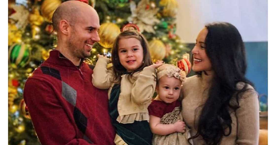 Jewel Mische gives birth to 3rd baby; introduces newborn to public Jewel Mische gives birth to 3rd baby; introduces newborn to public