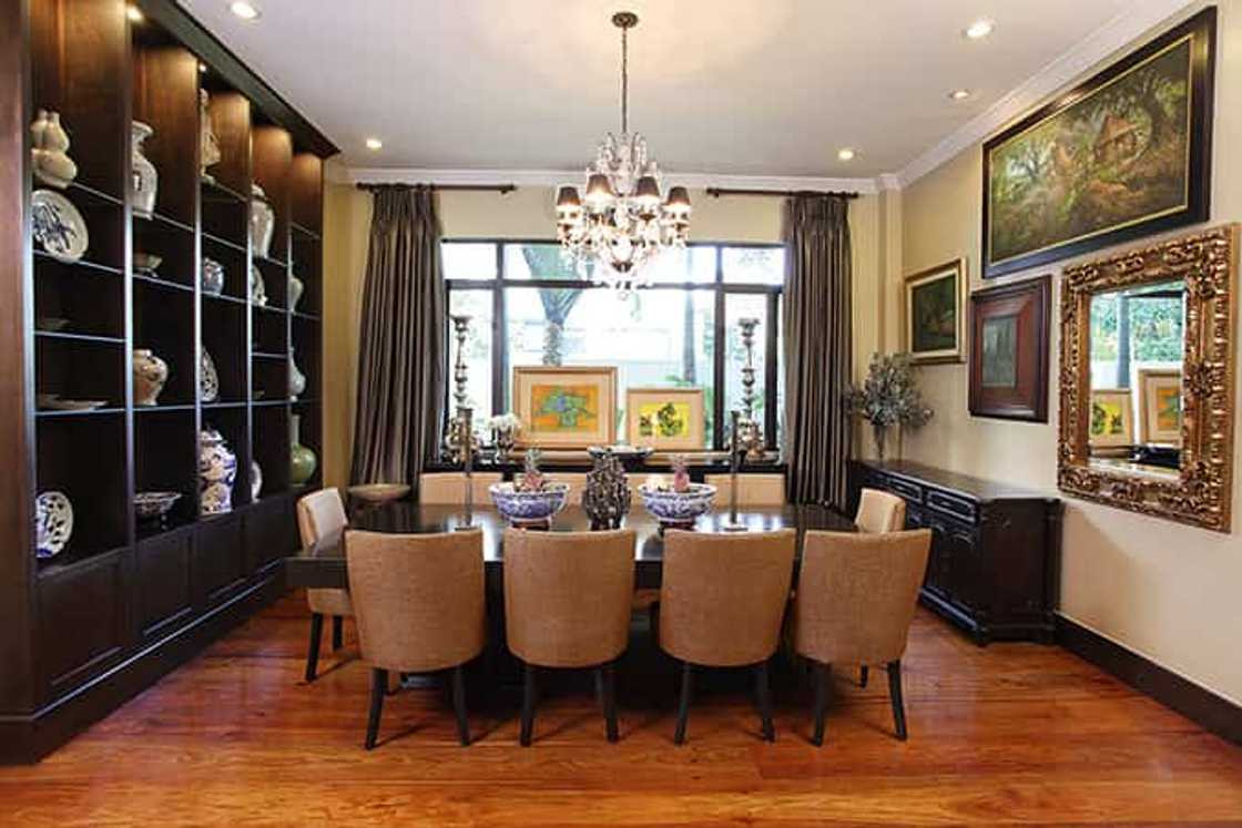 Grabe ang bongga ng "heritage house" ng superstar na ito! Grabe ang bongga ng "heritage house" ng superstar na ito!