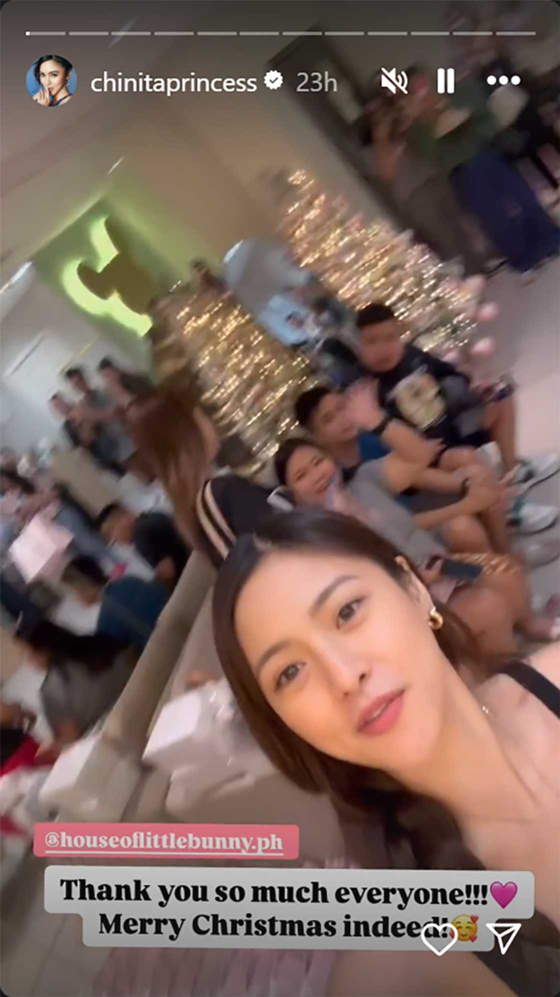 Kim Chiu, sobrang happy at full house ang store ng “House of Little Bunny” Kim Chiu, sobrang happy at full house ang store ng “House of Little Bunny”