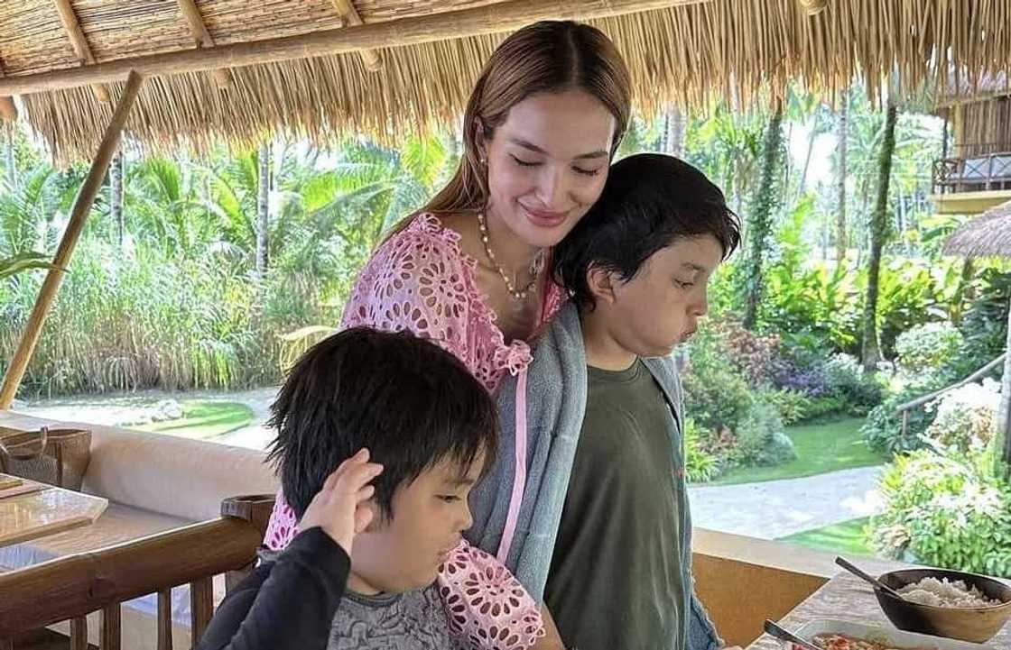 Sarah Lahbati Sarah Lahbati
