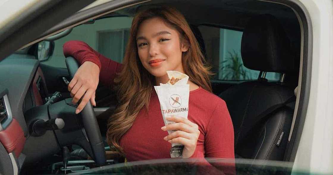 Andrea Brillantes, napa-split sa floor sa tuwa habang nanonood sa concert ni Bruno Mars sa Philippine Arena Andrea Brillantes, napa-split sa floor sa tuwa habang nanonood sa concert ni Bruno Mars sa Philippine Arena