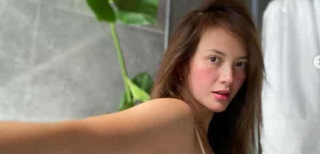 Netizens, nawindang sa parang uod na flexibility skills ni Ellen Adarna Netizens, nawindang sa parang uod na flexibility skills ni Ellen Adarna