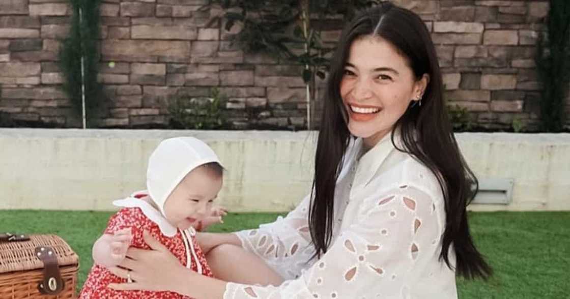 Video of baby Dahlia Heussaff gushing over her watch’s dolphin design goes viral