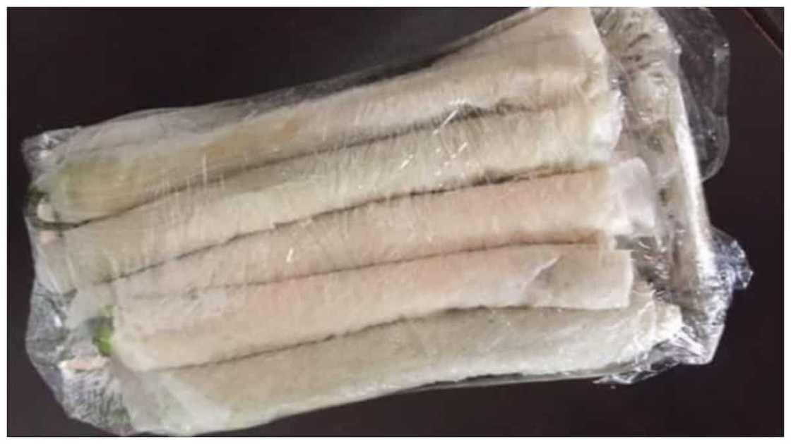 Makulit na paglalako ng tinderang may pasabog kung 'di bibilhan, kinagiliwan online Makulit na paglalako ng tinderang may pasabog kung 'di bibilhan, kinagiliwan online