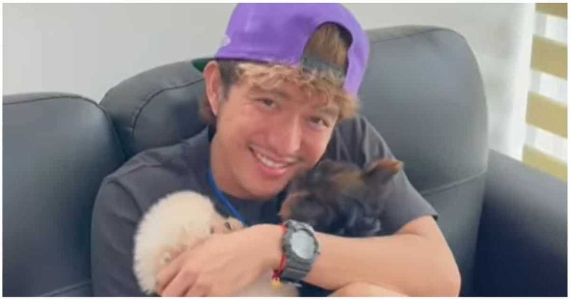 Jason, Mela at Steya, ipinakilala ang bagong miyembro ng kanilang pamilya Jason, Mela at Steya, ipinakilala ang bagong miyembro ng kanilang pamilya