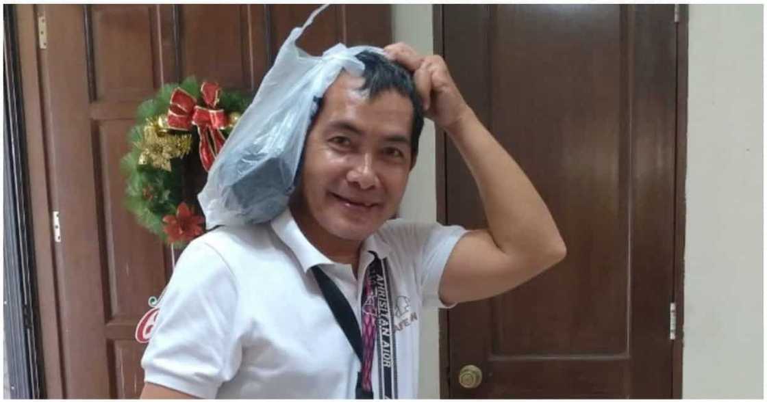 Nag-viral na palaboy noon na si "Kuya Berta", admin staff na ngayon Nag-viral na palaboy noon na si "Kuya Berta", admin staff na ngayon