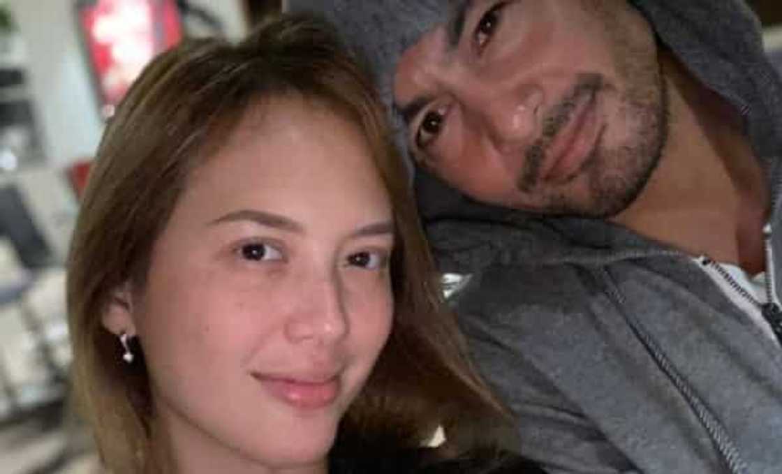 Derek Ramsay kay John Estrada: "Hindi ko siya kaaway, 'di ko siya kaibigan" Derek Ramsay kay John Estrada: "Hindi ko siya kaaway, 'di ko siya kaibigan"