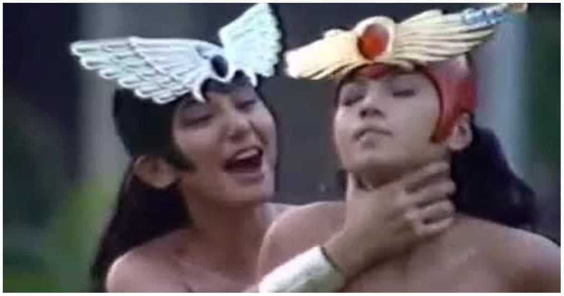 Katrina Halili, prinangka ang netizen ukol sa "pagsuporta sa ABS-CBN" Katrina Halili, prinangka ang netizen ukol sa "pagsuporta sa ABS-CBN"