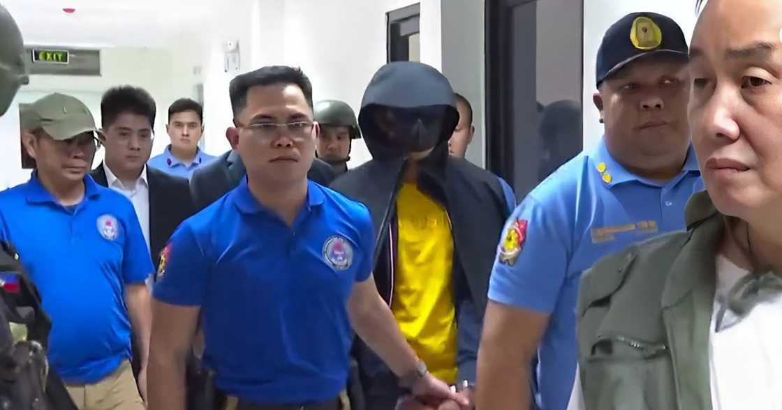 Suspek sa pagpatay sa Australian at 2 Pinay, nakitang suot ang umano’y sapatos ng biktima Suspek sa pagpatay sa Australian at 2 Pinay, nakitang suot ang umano’y sapatos ng biktima