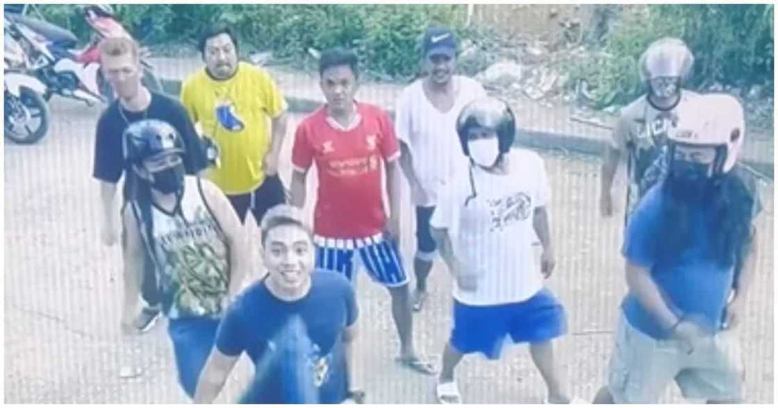 Viral video ng inakalang nanakawan ng ng motor, nagpakaba at nagpatawa sa netizens Viral video ng inakalang nanakawan ng ng motor, nagpakaba at nagpatawa sa netizens