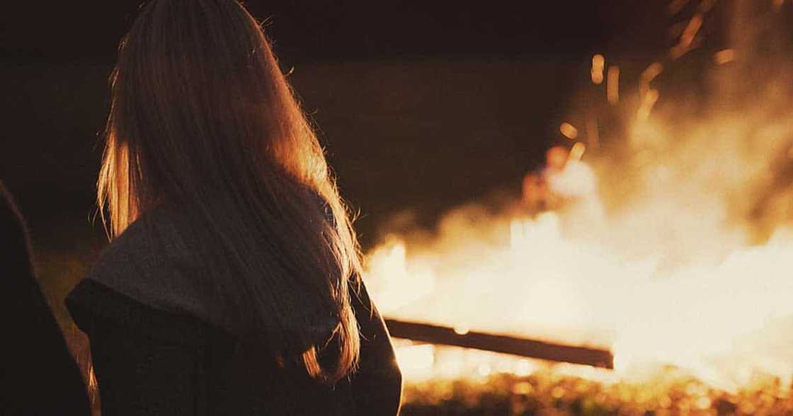 5 dead after house catches fire in QC's exclusive Corinthian Gardens village 5 dead after house catches fire in QC's exclusive Corinthian Gardens village