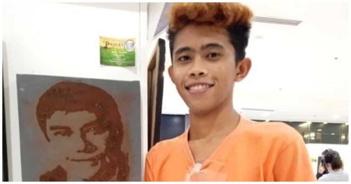 21-anyos na artist, 'kalawang' ang gamit sa paggamit ng kanyang mga obra 21-anyos na artist, 'kalawang' ang gamit sa paggamit ng kanyang mga obra